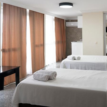 Hotel CARLEONE Batoemi Buitenkant foto
