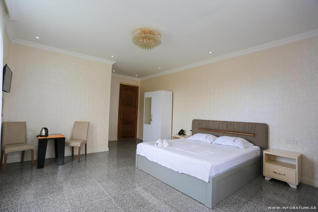 Hotel CARLEONE Batoemi Buitenkant foto