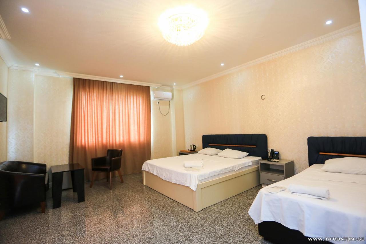 Hotel CARLEONE Batoemi Buitenkant foto