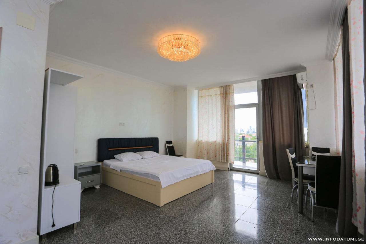Hotel CARLEONE Batoemi Buitenkant foto