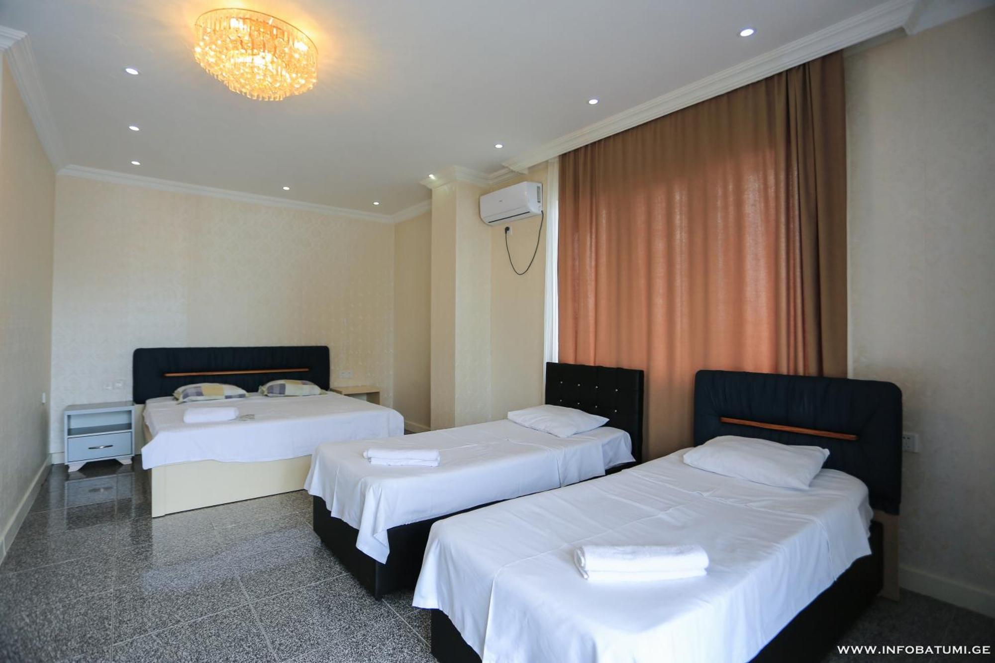 Hotel CARLEONE Batoemi Buitenkant foto