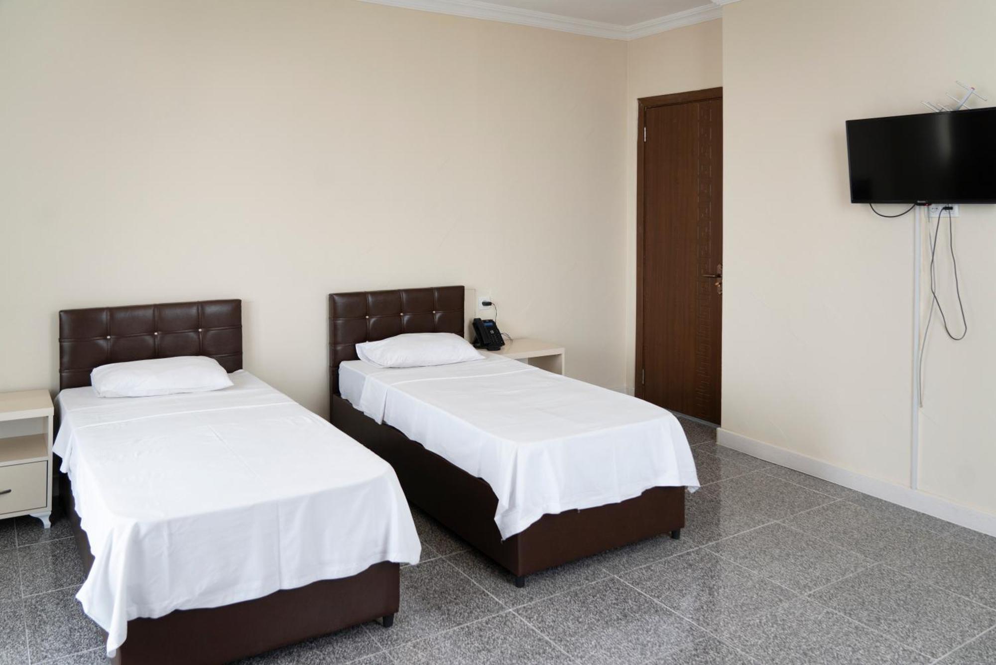 Hotel CARLEONE Batoemi Buitenkant foto